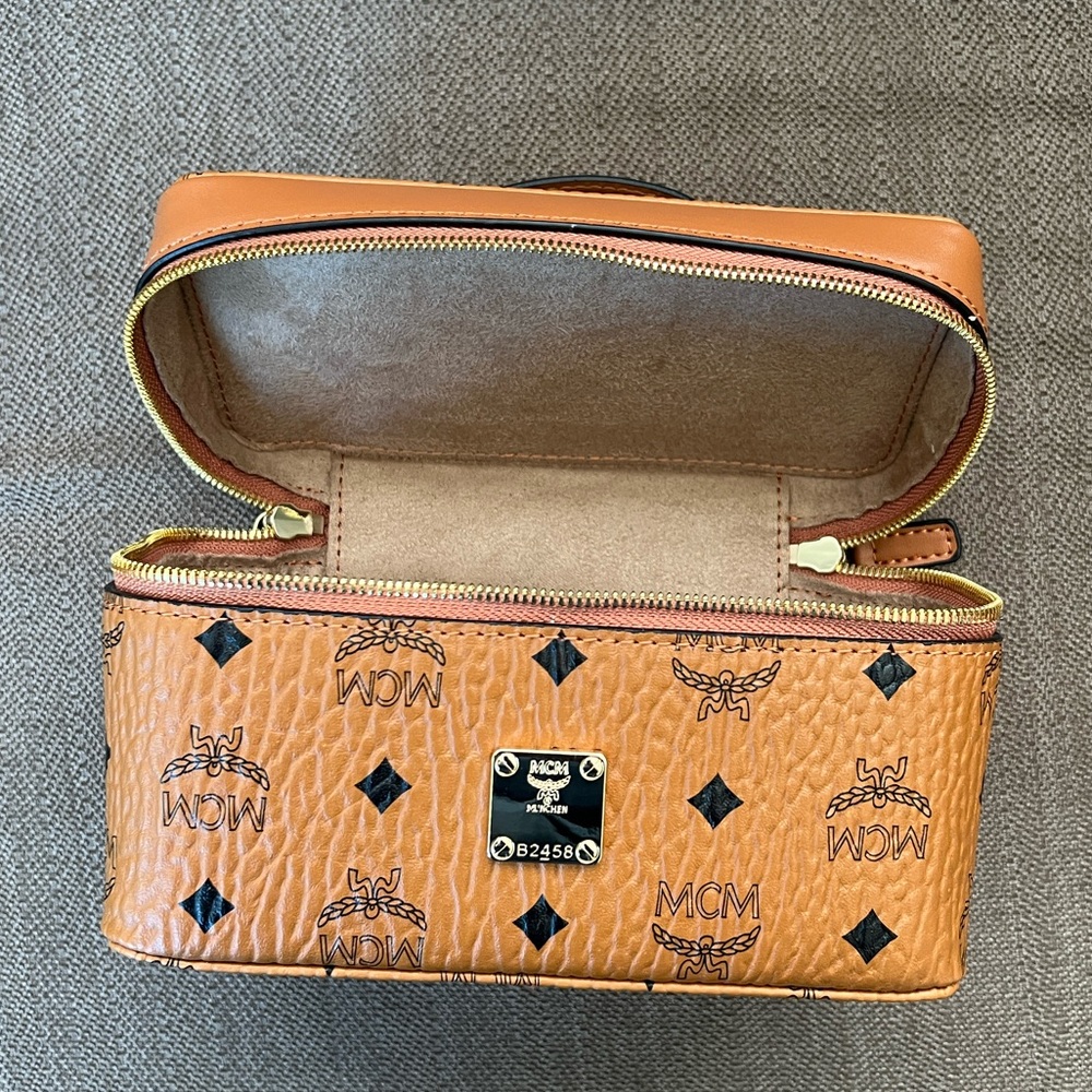 MCM Rockstar Vanity